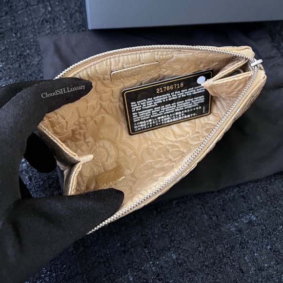 Auth Chanel Gold Camellia CC Logo Cosmetic Case - Kept Unused - Picture 9 of 9